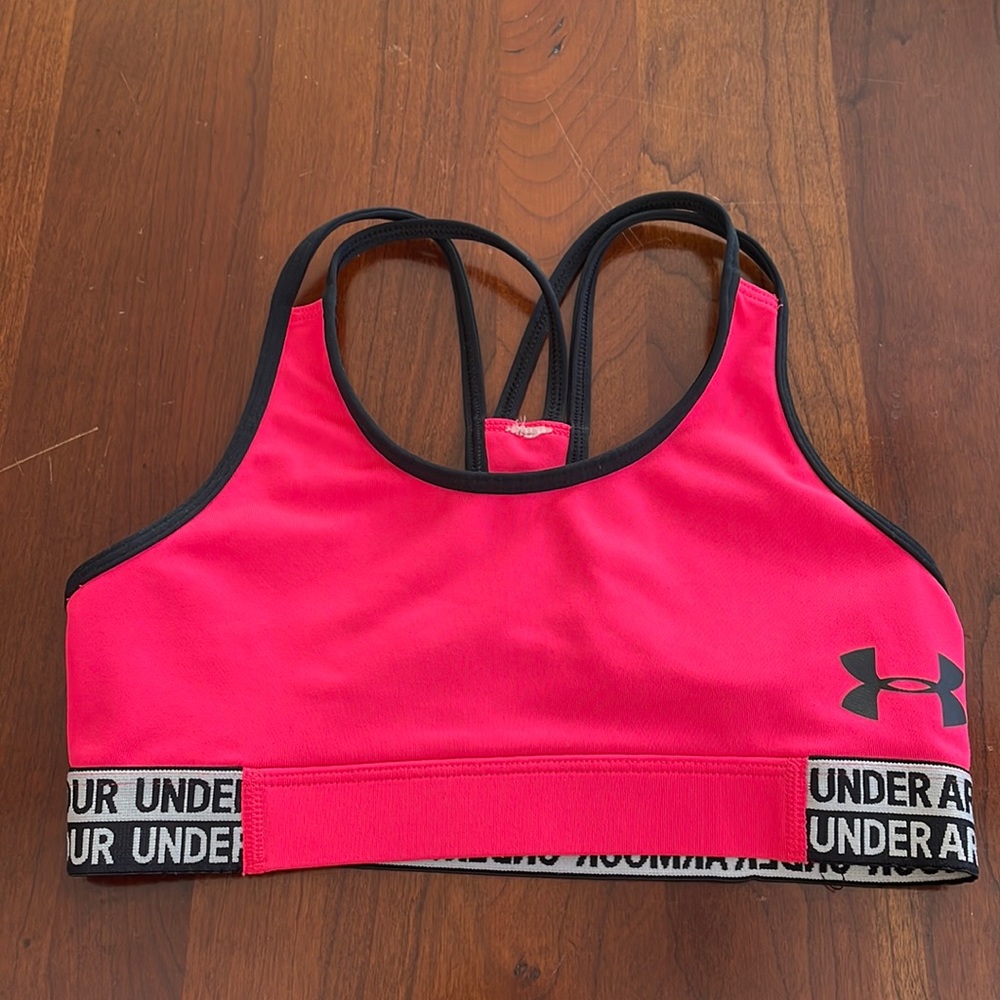 Size small under armour sports bra